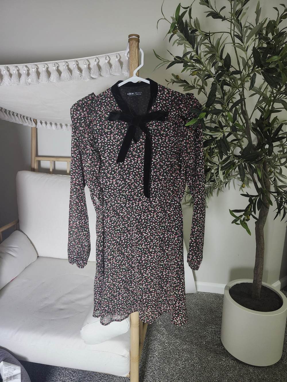 Like New Floral Long-Sleeve Tie-Neck Dress Size XS US2
